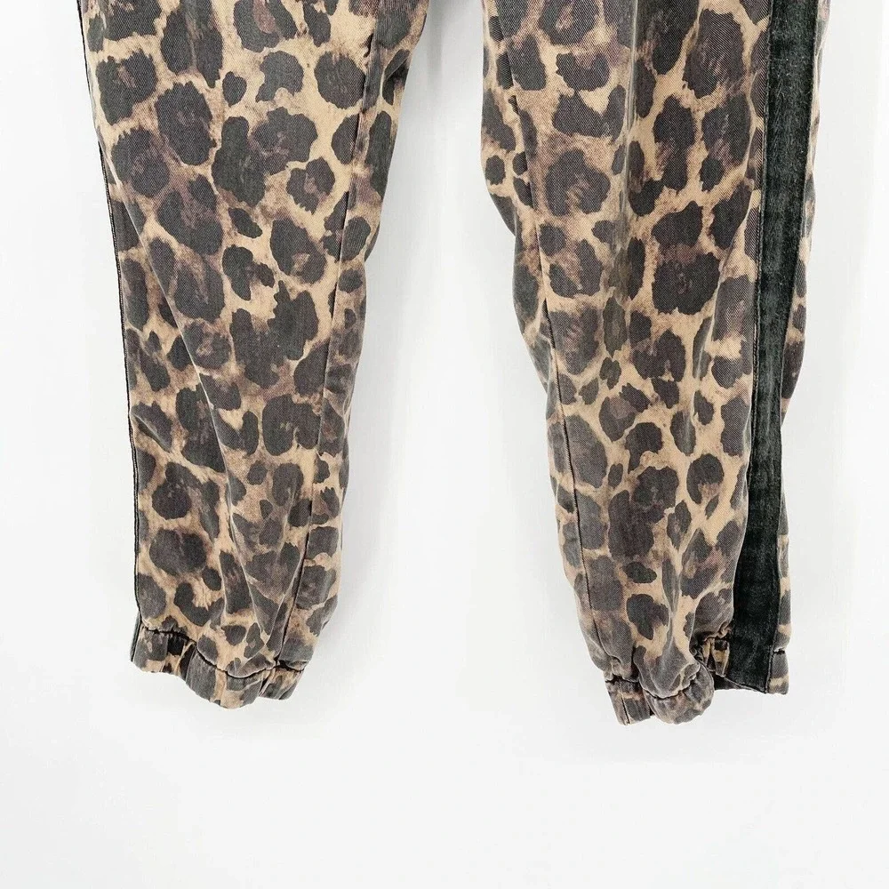 Pam & Gela Cropped Pants Leopard Print‎ Pinstripe Size M Tapered Leg Buttons